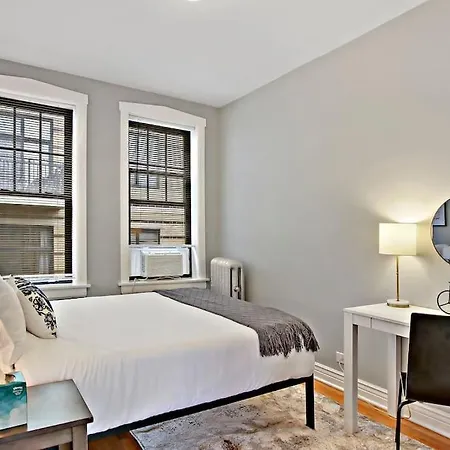 Enchanting 1-Bedroom Lakeview Apartment - Belmont F6